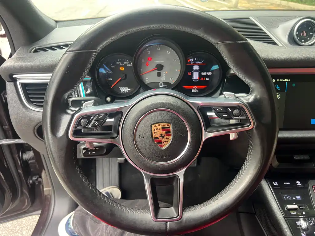 Porsche Macan 2016 — фото 26