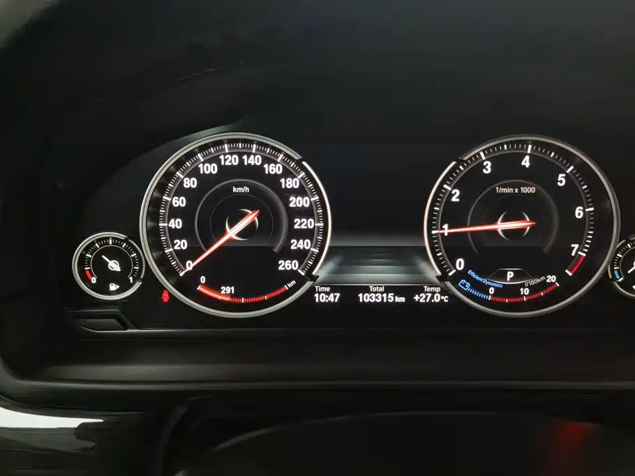 BMW 5 Series 2016 — фото 14