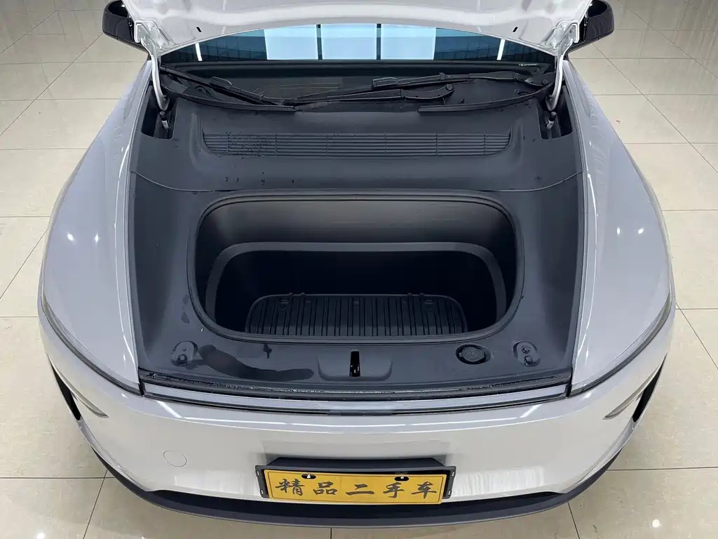 Tesla Model Y 2025 — фото 15