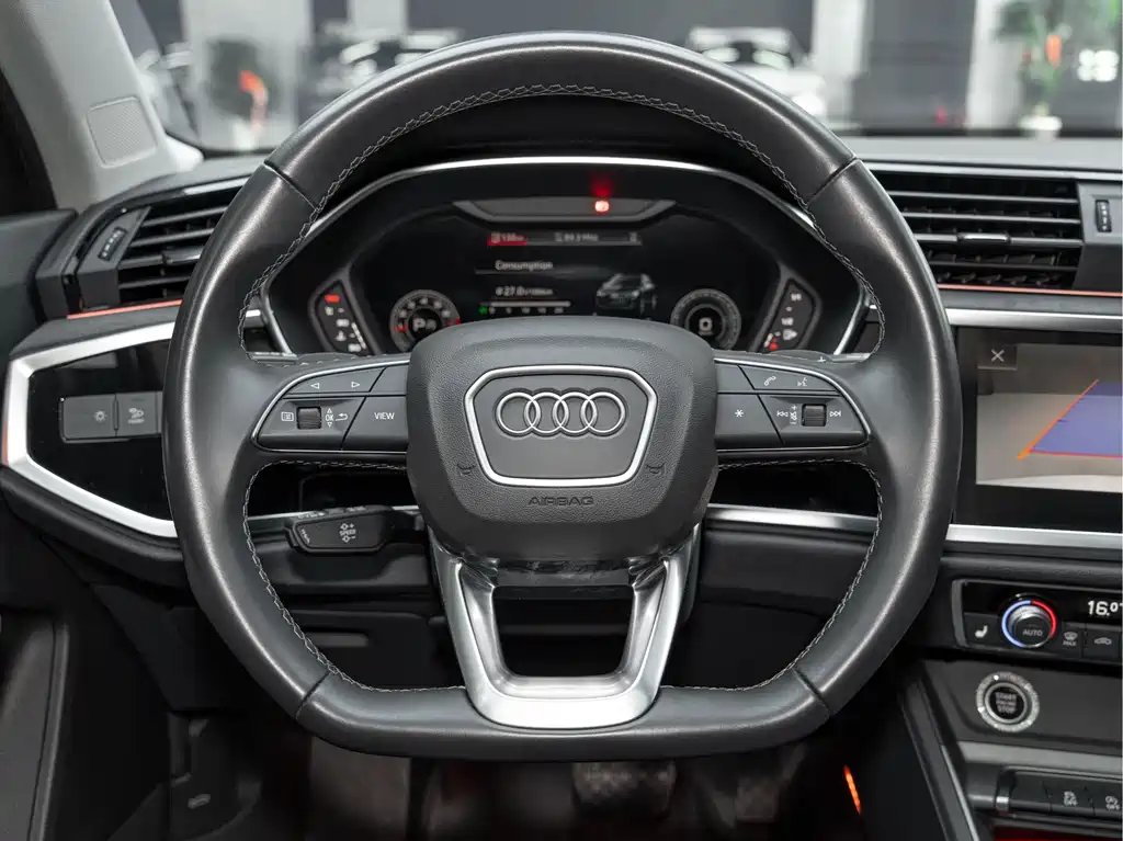 Audi Q3 2023 — фото 13