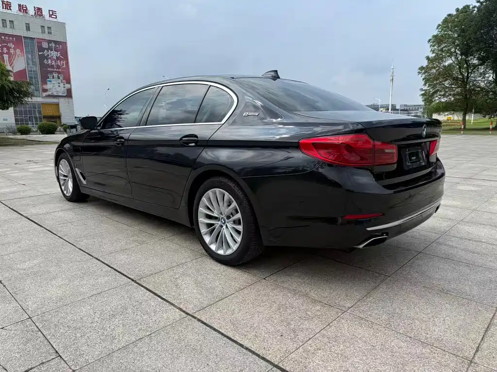 BMW 5 Series New Energy 2019 — фото 9