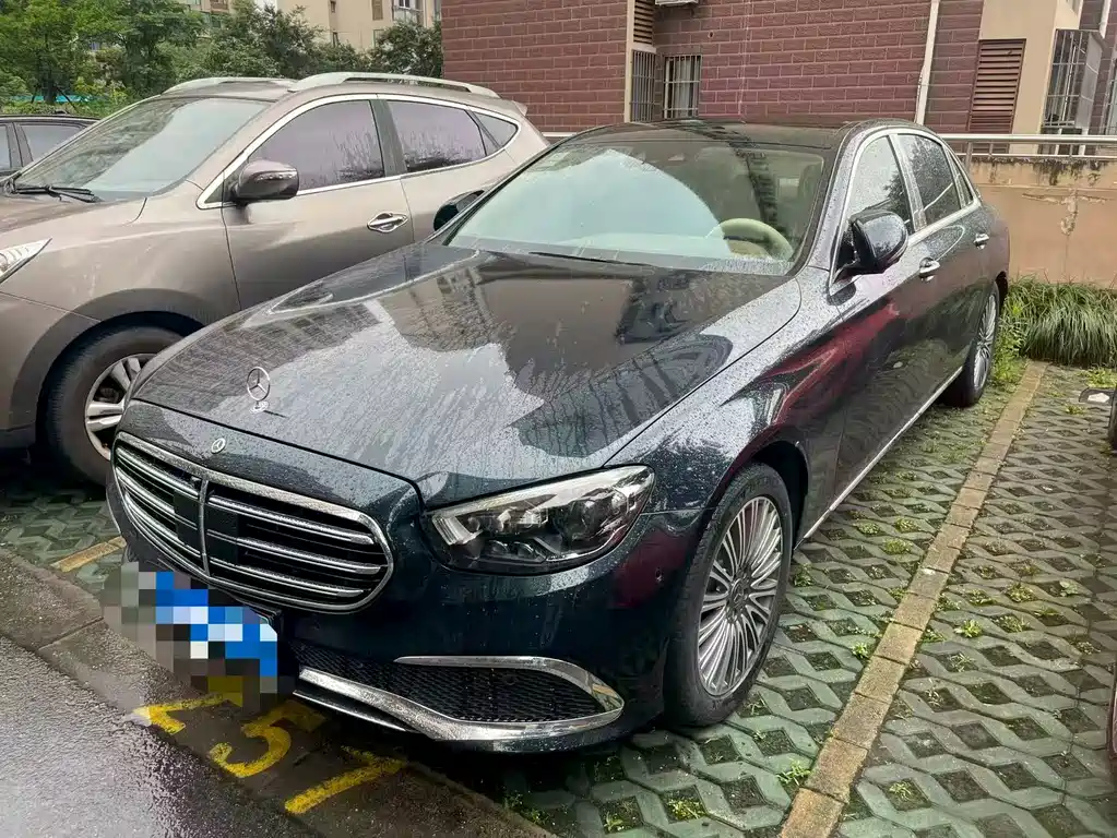 Mercedes-Benz E-Class 2022