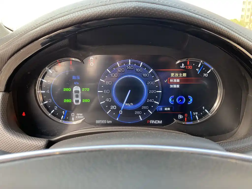 Cadillac XTS 2017 — фото 11