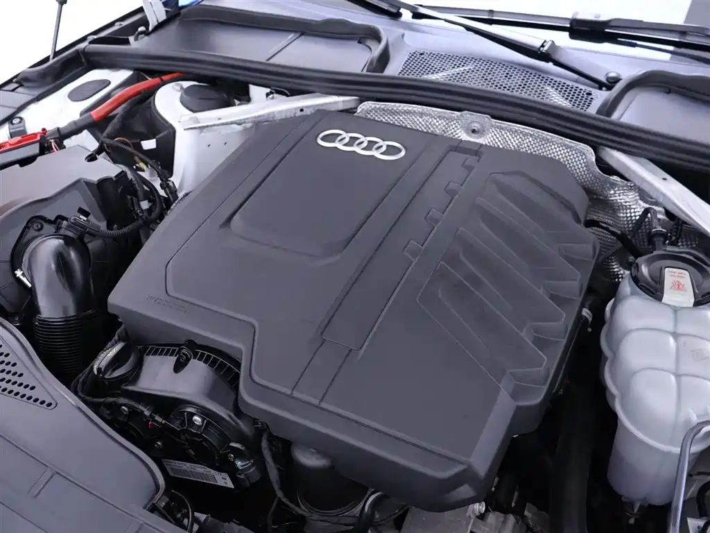 Audi A4L 2023 — фото 23