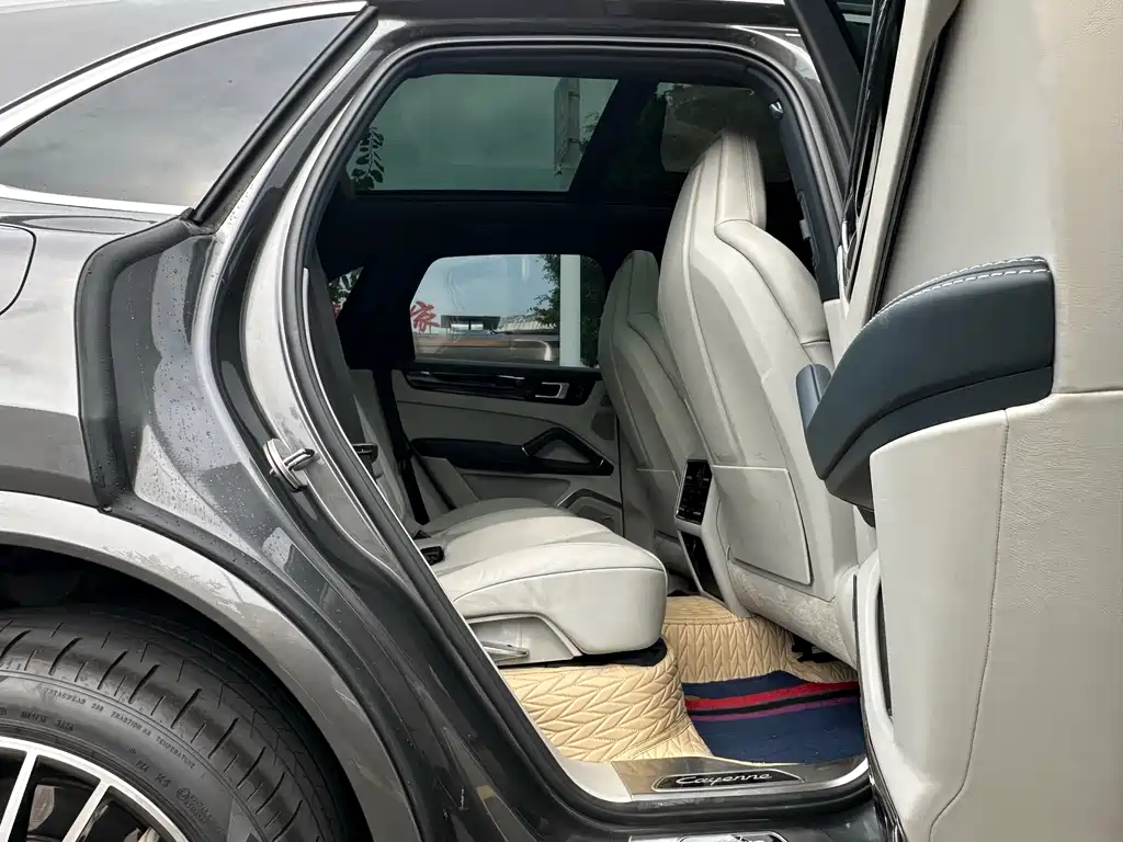 Porsche Cayenne 2020 — фото 15