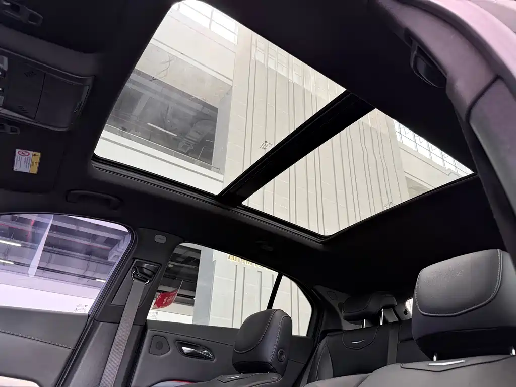 Cadillac XT4 2020 — фото 16