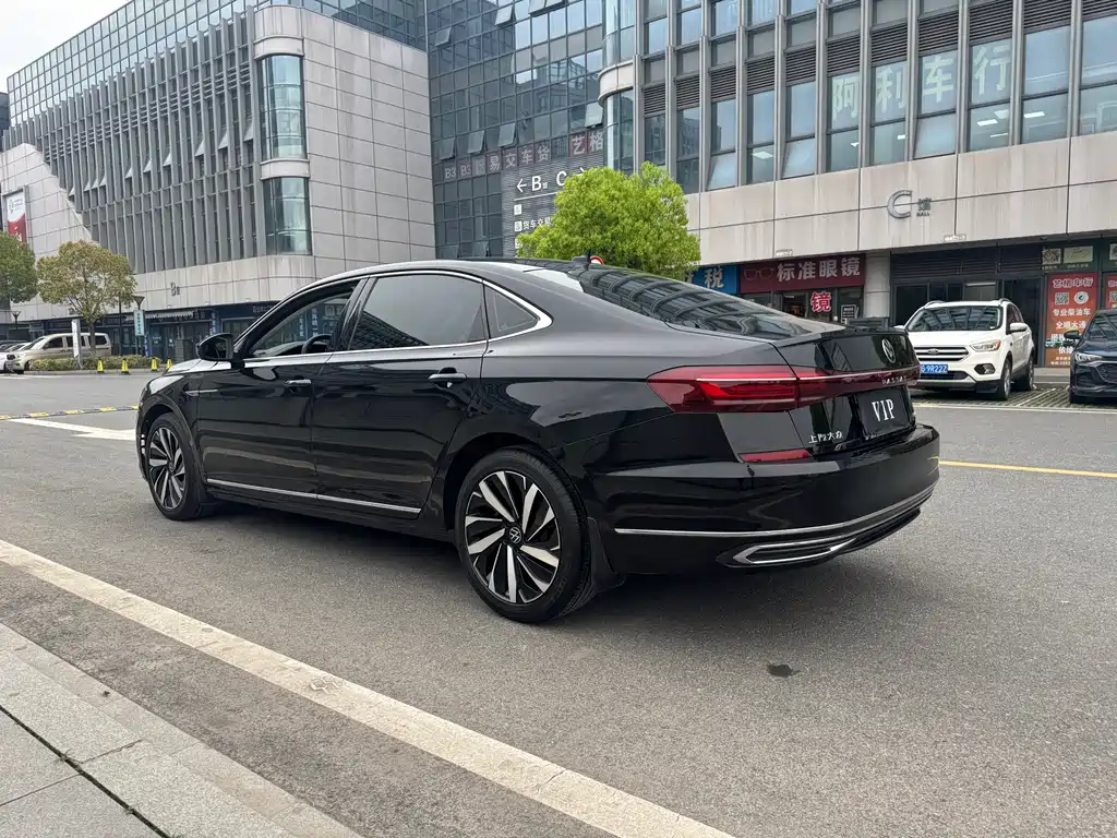 Volkswagen Passat 2022 — фото 8