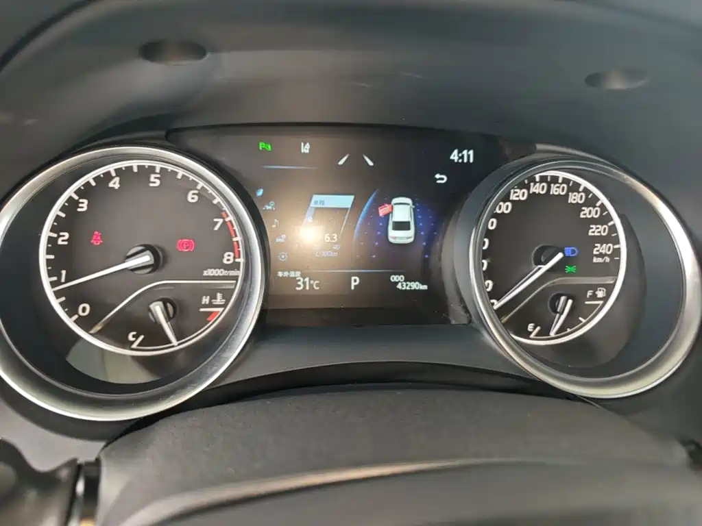 Toyota Camry 2022 — фото 12