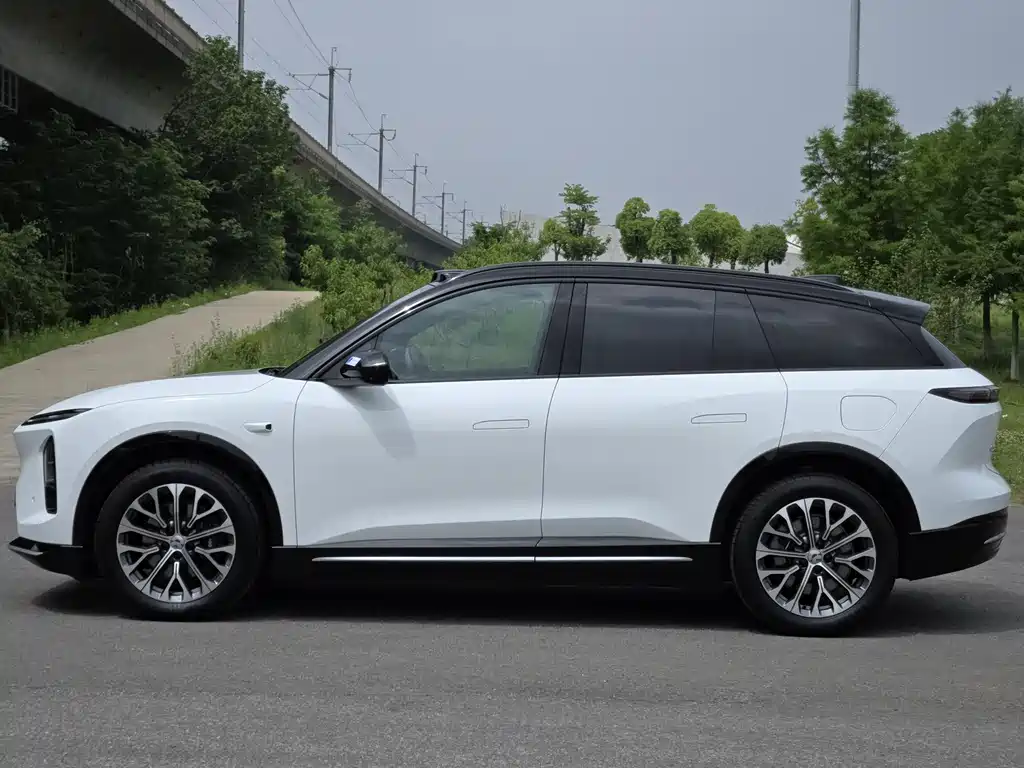 NIO ES6 2025