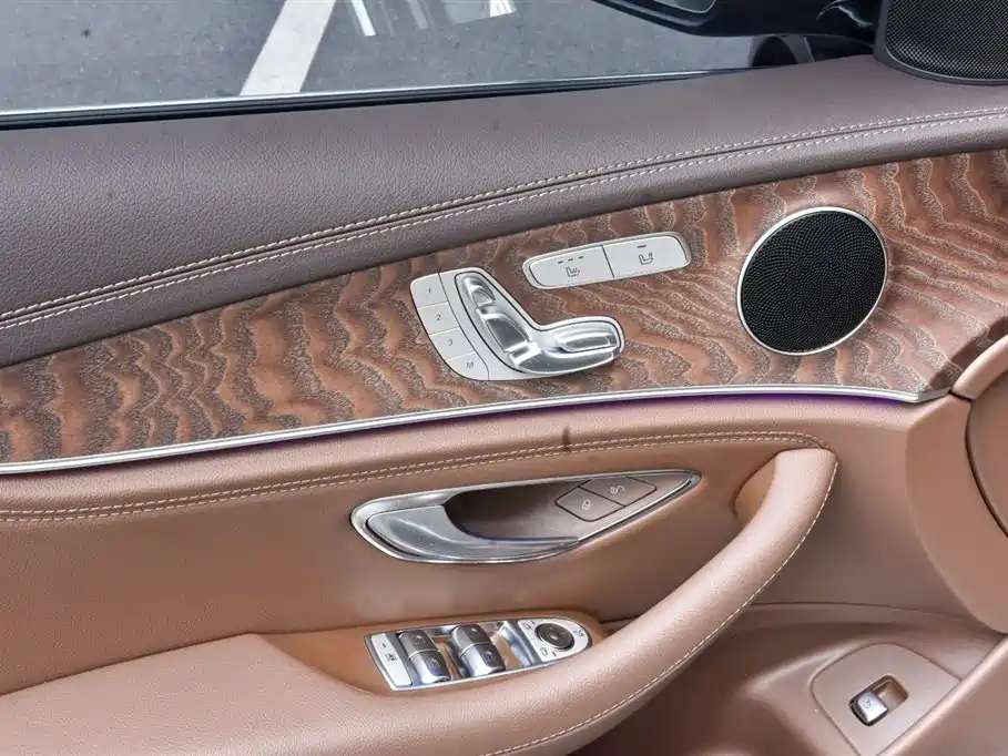 Mercedes-Benz E-Class 2023 — фото 15