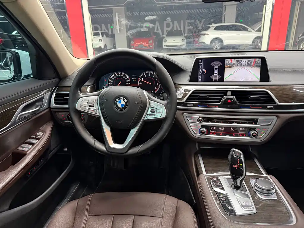 BMW 7 Series 2016 — фото 10