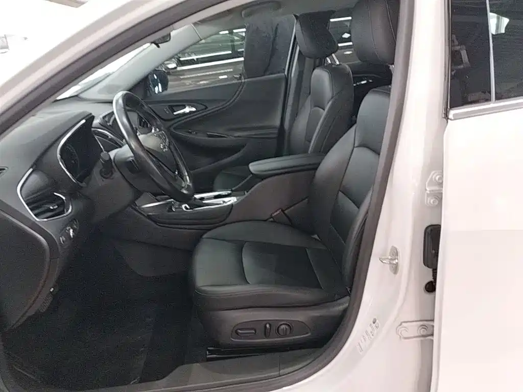 Chevrolet Malibu XL 2023 — фото 15