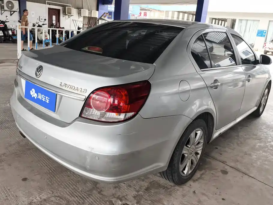 Volkswagen Lavida 2012
