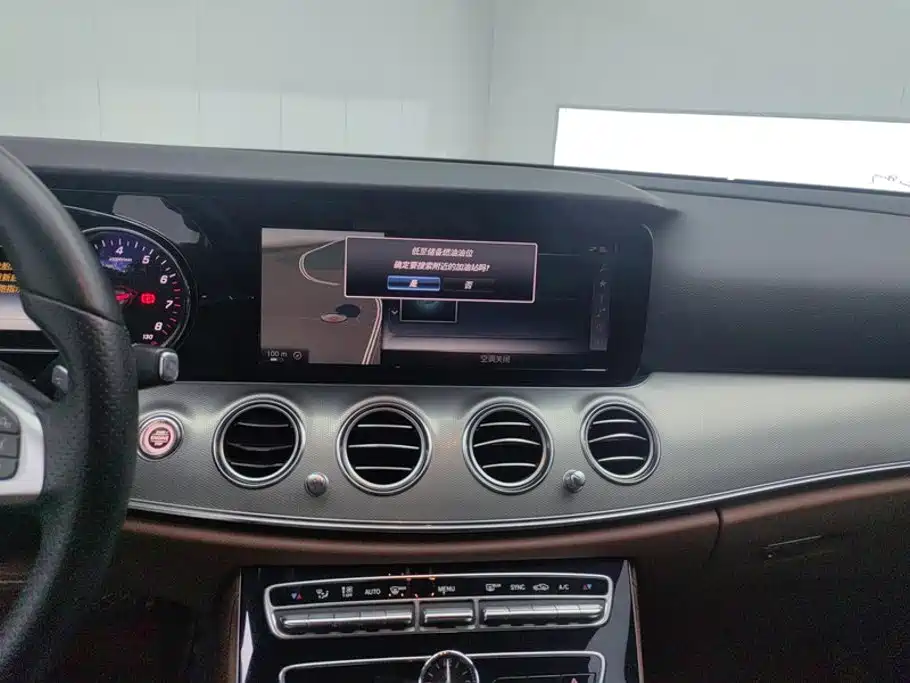 Mercedes-Benz E-Class 2017 — фото 13