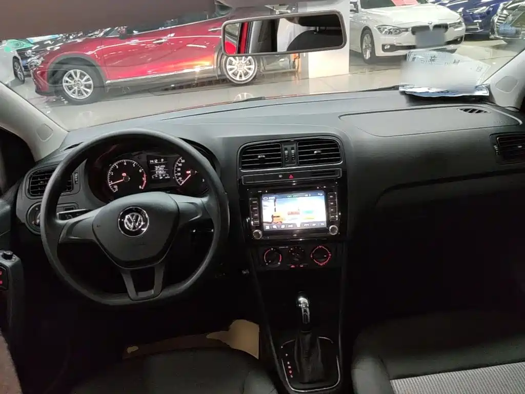 Volkswagen Polo 2016 — фото 10