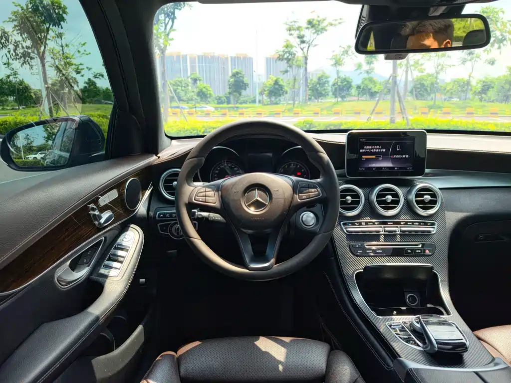 Mercedes-Benz GLC 2018 — фото 18