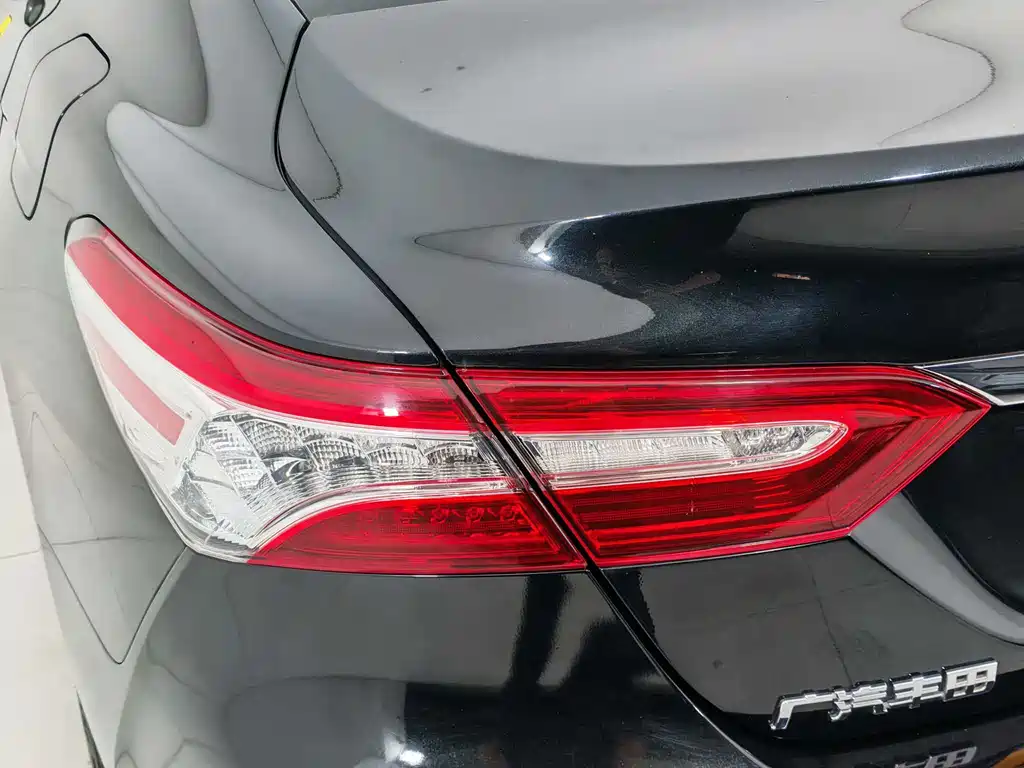 Toyota Camry 2022 — фото 15