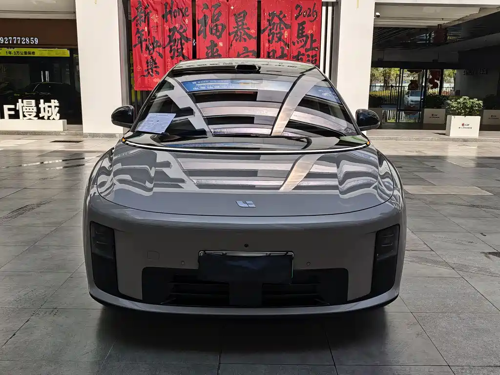 Li Auto i8 2025 — фото 2