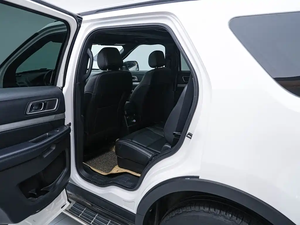 Ford Explorer 2018 — фото 22