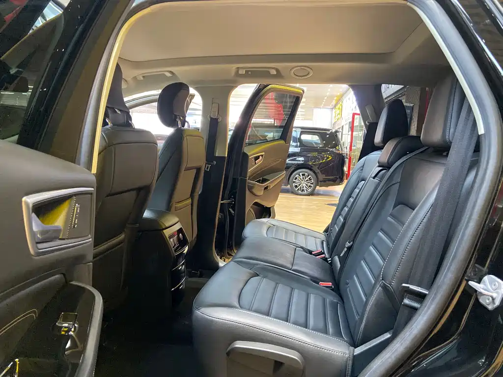 Ford Edge 2019 — фото 14
