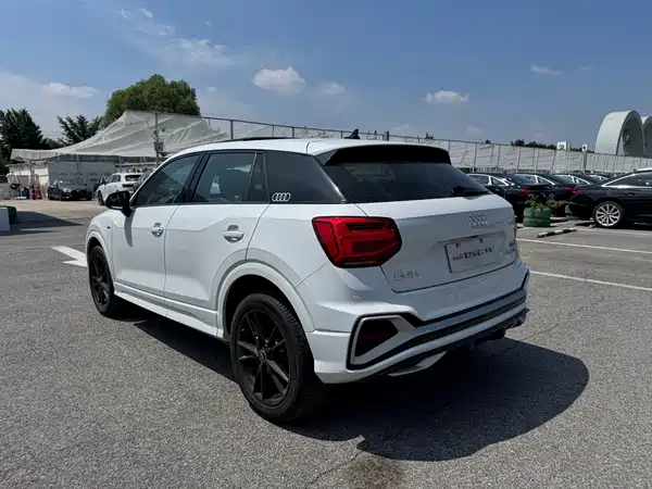 Audi Q2L 2023