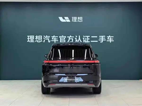 Li Auto L8 2025