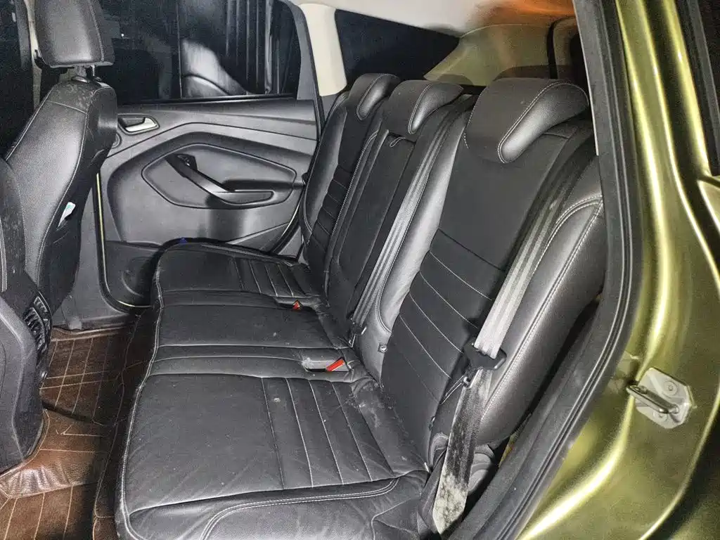 Ford Kuga 2015 — фото 18