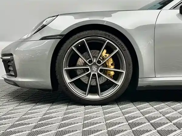Porsche 911 2024