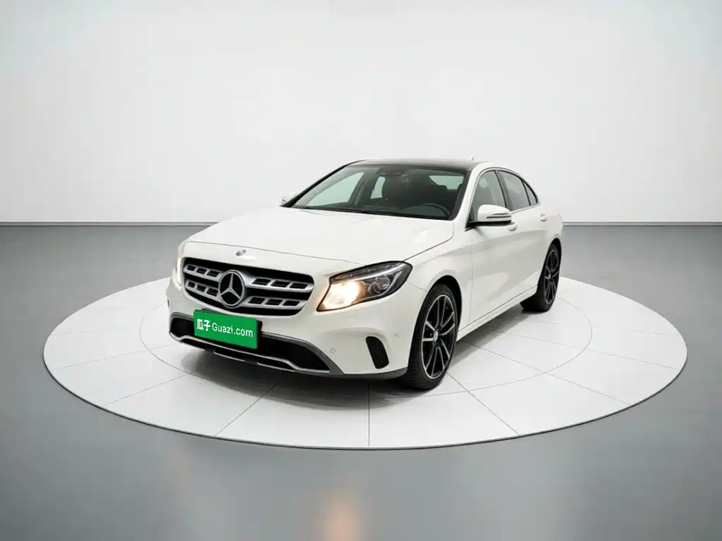 Mercedes-Benz GLA 2018 — фото 1