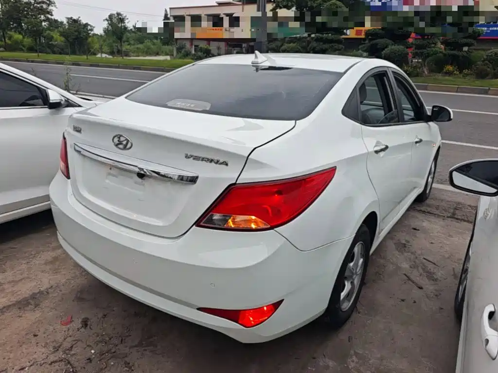Hyundai Verna 2016