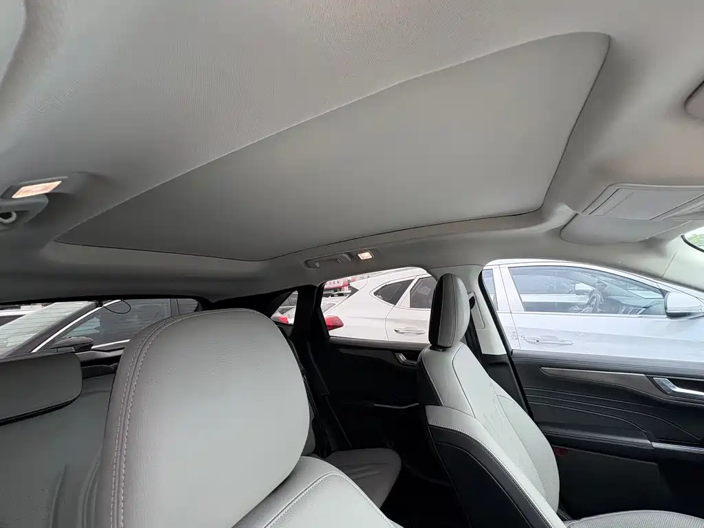 Ford Escape 2020 — фото 16