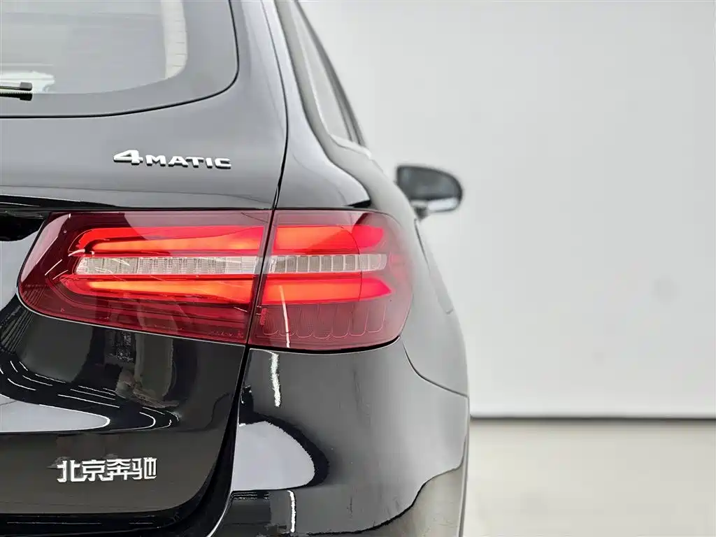Mercedes-Benz GLC 2017 — фото 16
