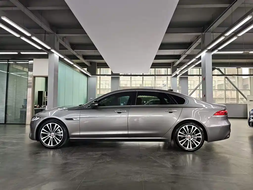 Jaguar XFL 2021 — фото 2