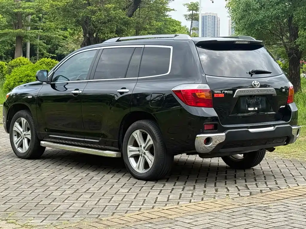 Toyota Highlander 2010 — фото 11