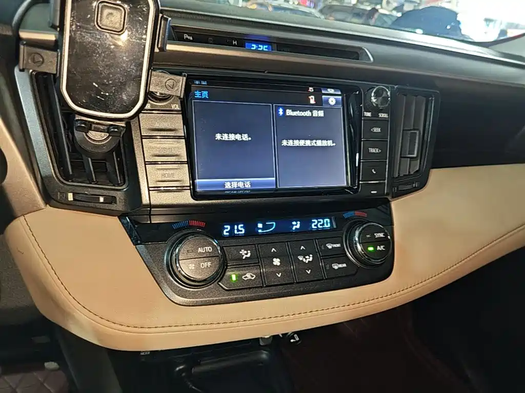 Toyota RAV4 2016 — фото 13