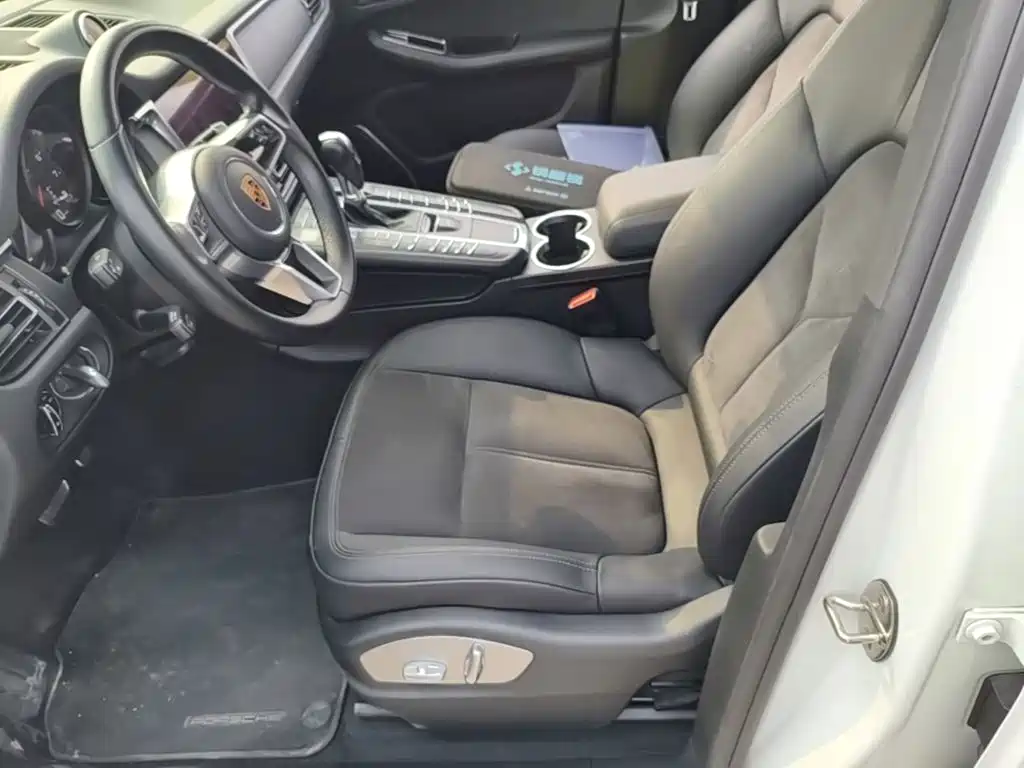 Porsche Macan 2019 — фото 15