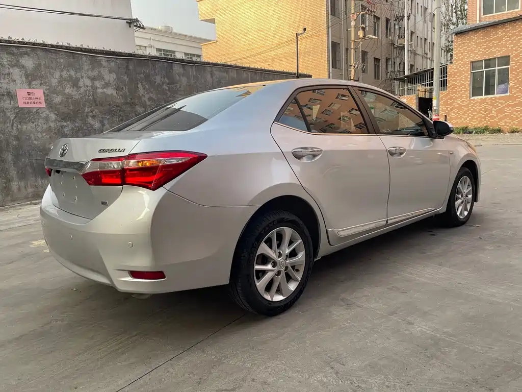 Toyota Corolla 2015 — фото 9