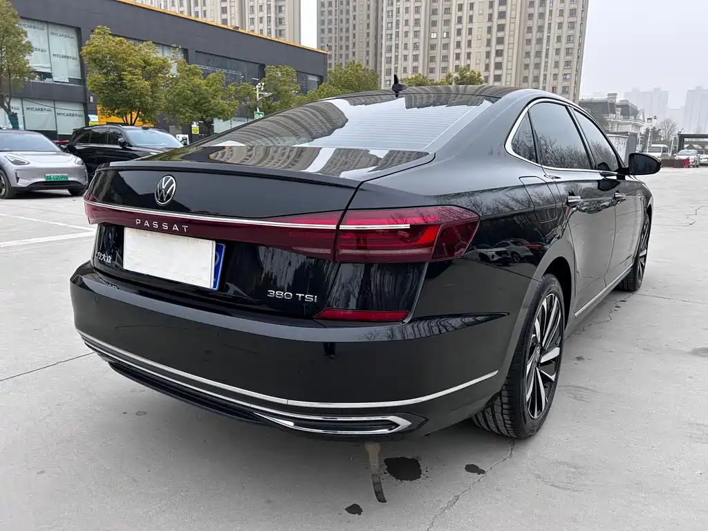Volkswagen Passat 2024