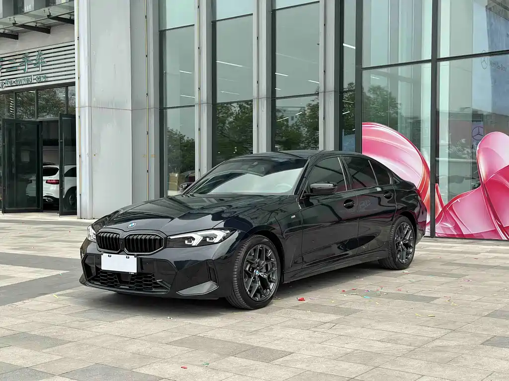 BMW 3 Series 2025 — фото 1