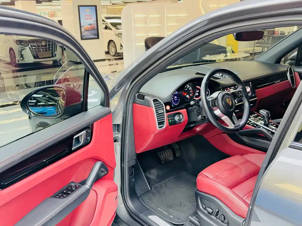 Porsche Cayenne 2022