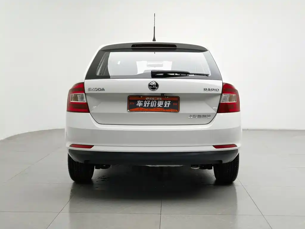 Skoda Rapid Spaceback 2017 — фото 4