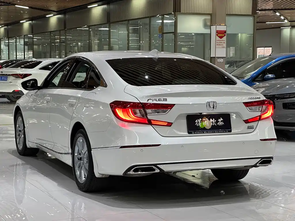 Honda Accord 2020 — фото 15