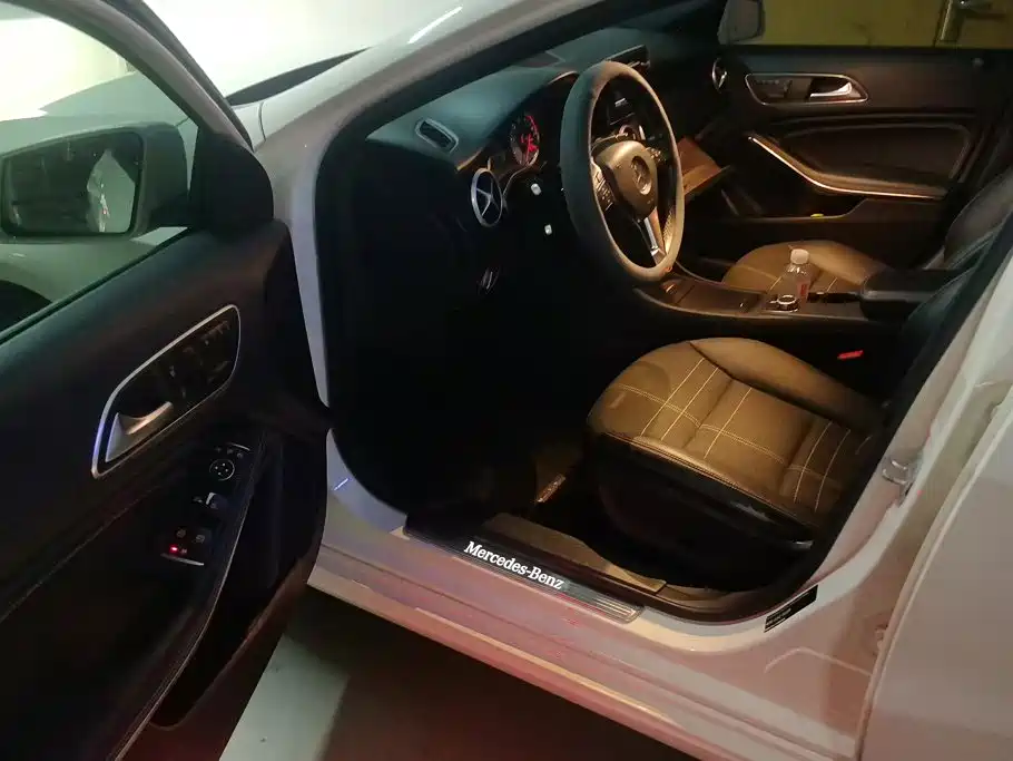 Mercedes-Benz A-Class 2015 — фото 9