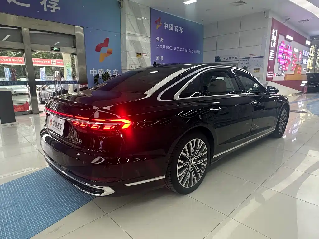 Audi A8 2024