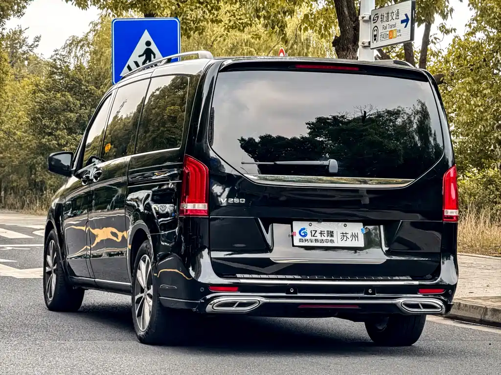 Mercedes-Benz V-Class 2021 — фото 38