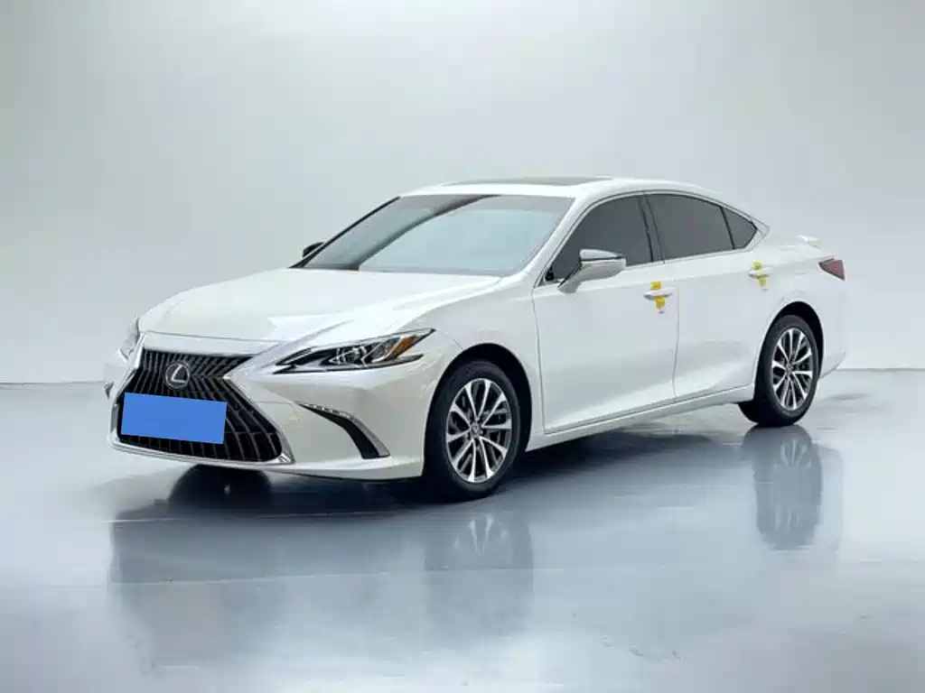 Lexus ES 2024 — фото 1