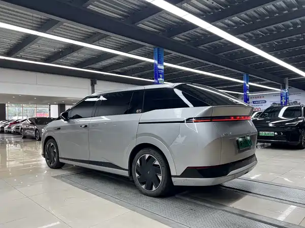 XPeng X9 2024