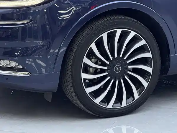 Lincoln Nautilus 2021