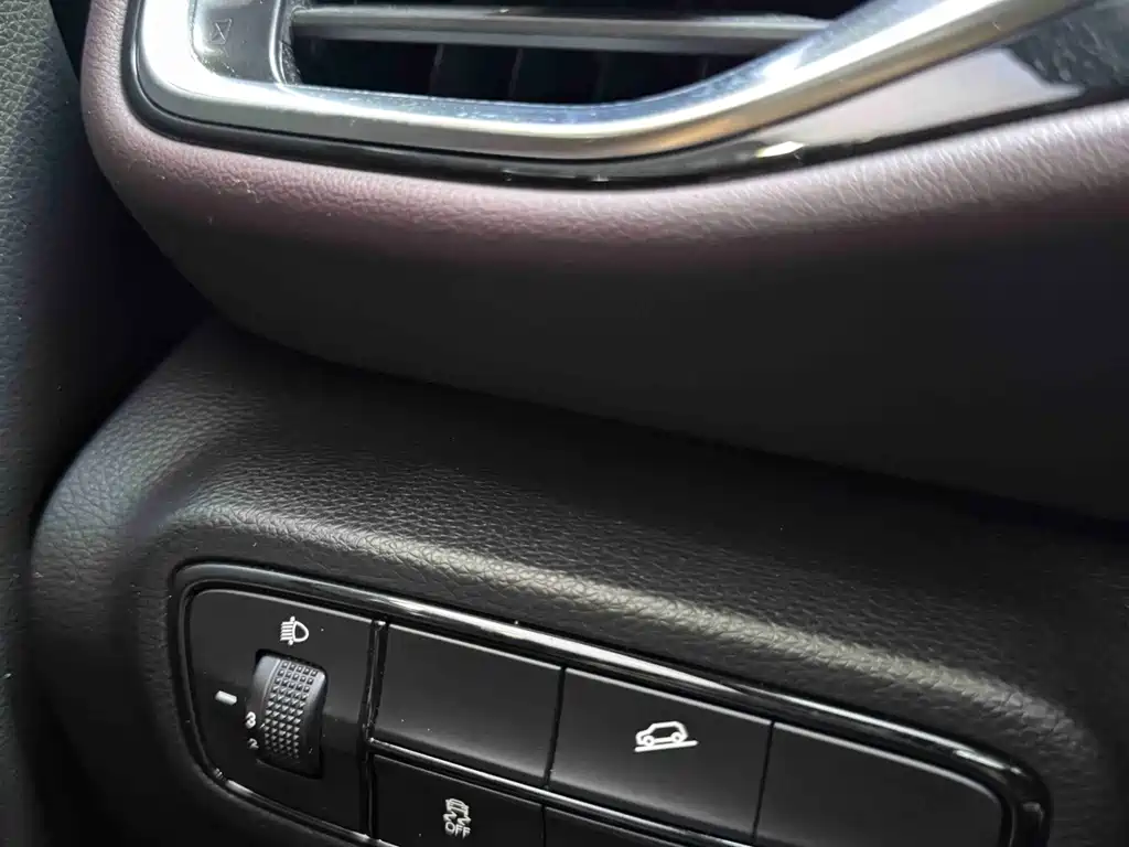 GAC Trumpchi M6 2022 — фото 24