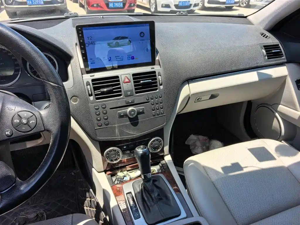 Mercedes-Benz C-Class 2010 — фото 12